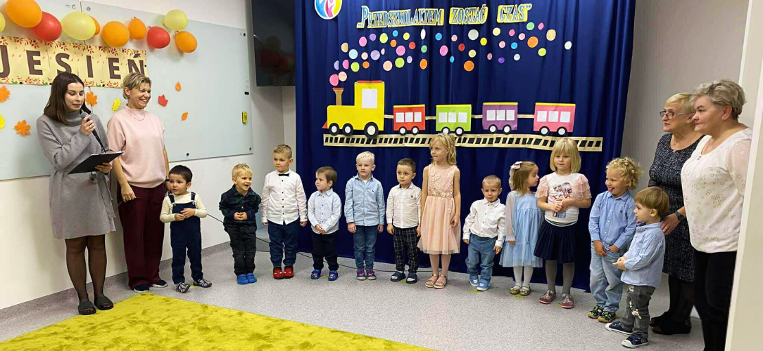 Uroczysta akademia z okazji pasowania na przedszkolaka.